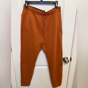 American Eagle Outfitters Men's 24/7 burnt orange Joggers- size Small - NWT